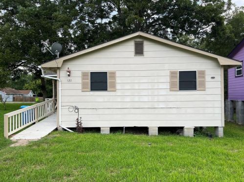 122 7th St, Richmond TX  77469-3037 exterior