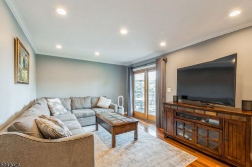19 Cottonwood Dr, Dover NJ  07869-4707 exterior
