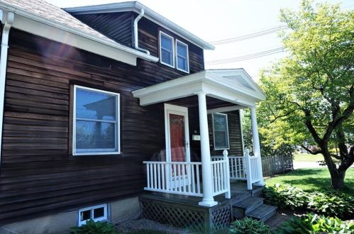 15 Pattagansett Rd, Niantic, CT 06357-2313