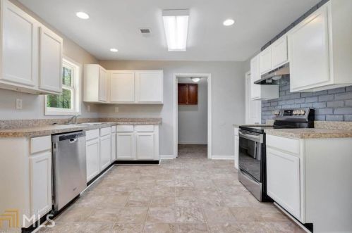 180 Scott Blvd, Stockbridge GA 30281-3855 exterior