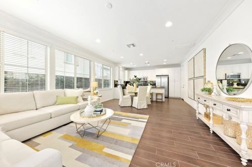 132 Desert Bloom, Irvine CA  92618-8871 exterior