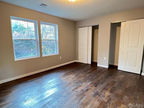 54 Howard Ave, Edison NJ  08837-3432 exterior