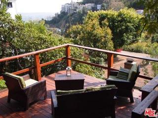 1600 Queens Rd, Los Angeles CA  90069-1430 exterior