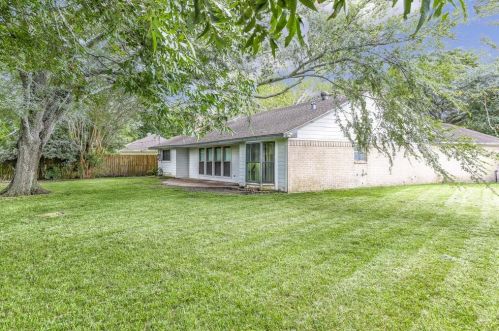 1226 Ferndale Dr, Taylor Lake Village TX  77586-6005 exterior