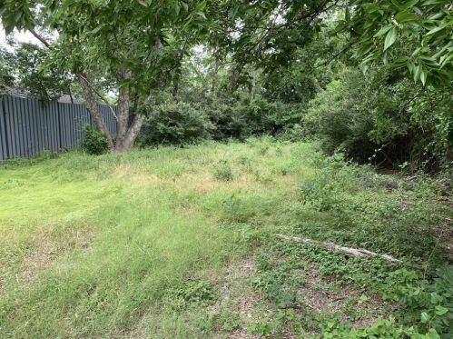 3016 Dillard St, Fort Worth, TX 76105-5118