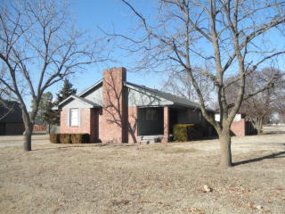 800 Oakwood Ln, Newkirk, OK 74647-7004