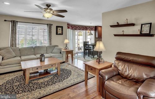 70 Pne Crk Dr, Carlisle PA  17013-9675 exterior