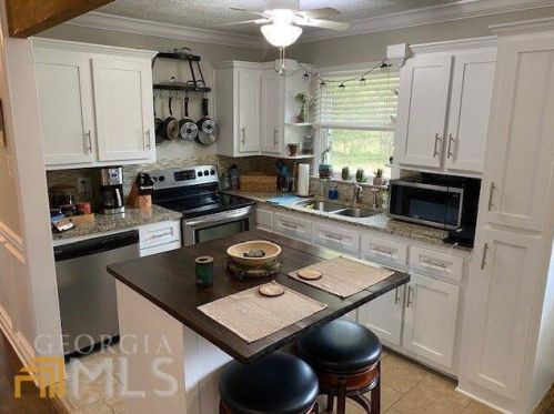 32 Belmont Cir, Newnan, GA 30263-5703