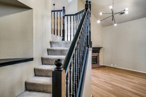 337 Touchdown Dr, Irving TX exterior