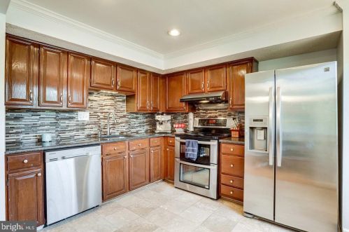 9810 Gabon Ct, Springfield, VA 22015-3111