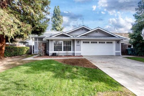 1242 Atwood Ct, Visalia, CA 93277-3493