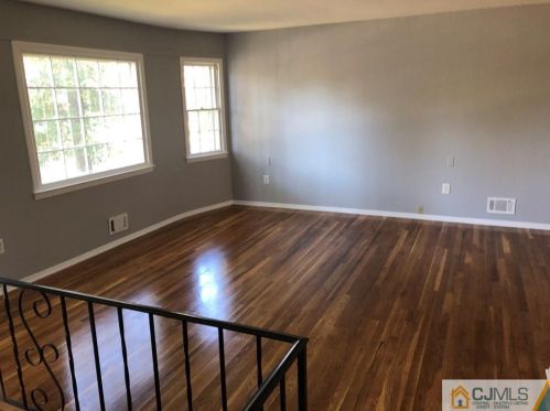 2351 Custer St, Piscataway, NJ 08854-4074