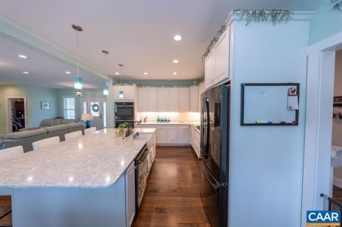 113 Richardson Ln, Bybee, VA 22963-4738
