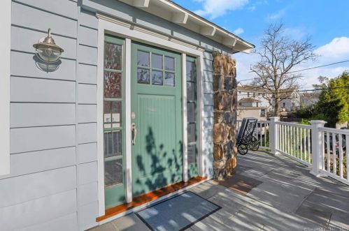 22 Park Ln, Norwalk, CT 06854-4812