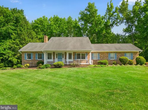 738 Sharpsburg Dr, Davidsonville MD 21035-1927 exterior