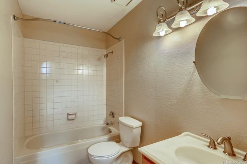 11823 Cornell Cir, Aurora CO 80014-5700 exterior