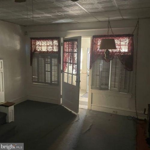 1141 Harrison St, Philadelphia, PA 19124-2907