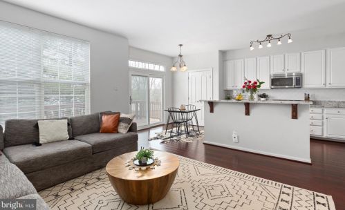 13340 Colchester Ferry Pl, Woodbridge VA  22191-1242 exterior