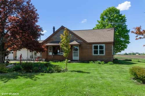 16218 Mount Hunger Rd, Sycamore, IL 60178-8616