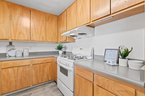 56 Garnett Ter, San Francisco CA 94124-2572 exterior