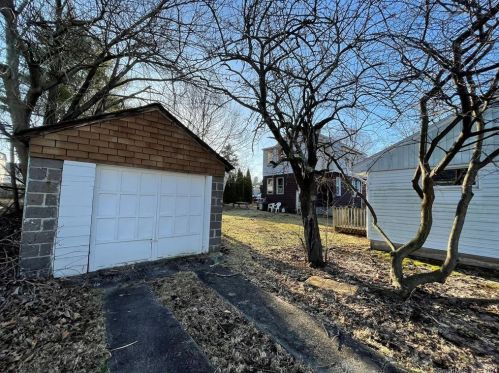 77 Oakland Ave, New Britain, CT 06053-2334