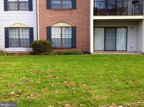 16 Rickard Ct, Trenton, NJ 08648-2668