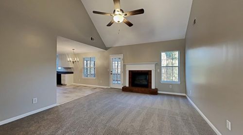 5920 Colonnade Dr, Rex GA 30273-5014 exterior