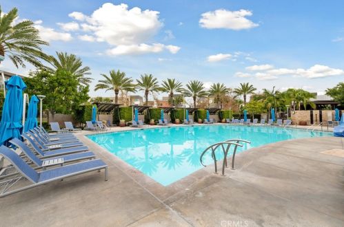 543 Rockefeller, Irvine CA  92612-7175 exterior