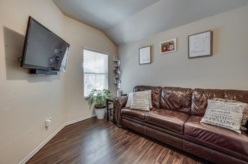 5117 Grayson Rdg Dr, Fort Worth TX  76179 exterior