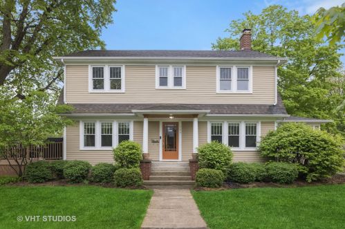 504 Division St, Itasca, IL 60143-1830
