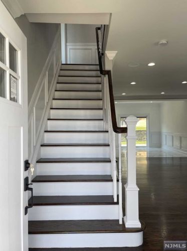 83 Columbia St, Wood-Ridge NJ  07075-2403 exterior