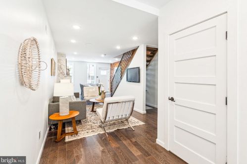2236 Hancock St, Philadelphia PA  19133-3719 exterior