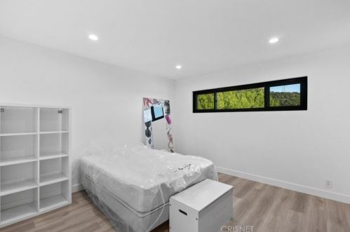 2434 Delisle Ct, Glendale CA  91208-2210 exterior