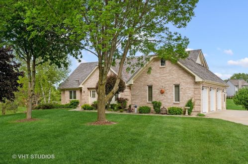 8502 Sundial Ln, Spring Grove, IL 60081-8994