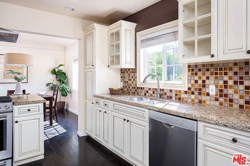 431 Scholl Dr, Glendale CA 91206-3045 exterior