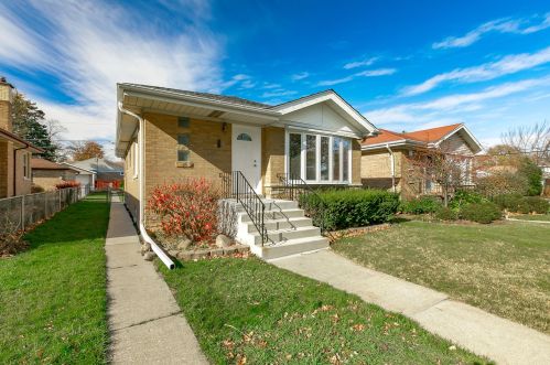 8152 Ozark Ave, Niles IL  60714-2826 exterior