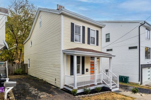 2620 Hackberry St, Cincinnati OH  45206-2122 exterior