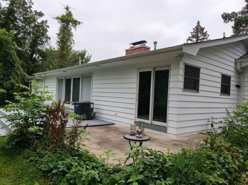 12302 Sunset Dr, Sycamore IL  60178-8121 exterior