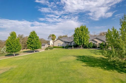 6107 Sandstone Ln, Browns Valley, CA 95918-9662