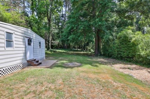 1976 Dering Cir, Atlanta GA  30345-1612 exterior