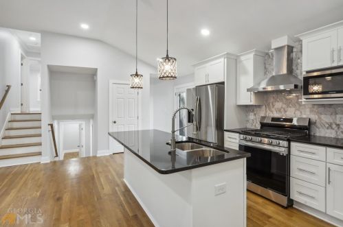 2527 Hatfield Cir, Atlanta GA  30316-3950 exterior