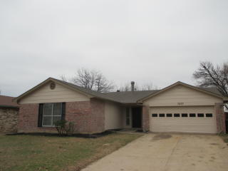7233 Southridge Trl, Fort Worth TX  76133-7124 exterior