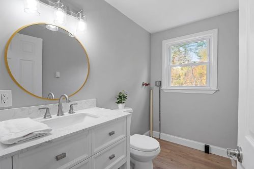 23 Floyd Rd, Derry NH  03038-4822 exterior