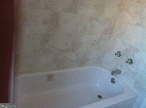 2756 12th St, Philadelphia, PA 19133-1205