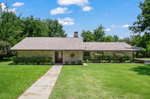 1904 Thomas Lee Rd, Bonham, TX 75418-2714