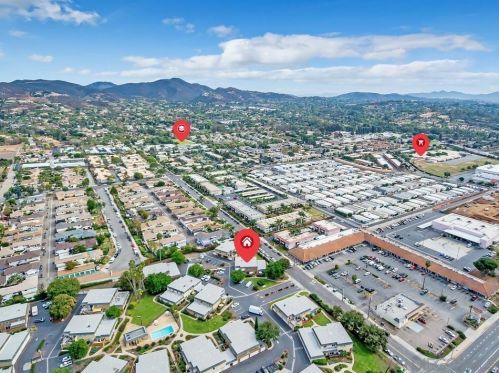 1211 Mariposa Ct, Vista CA  92084-3445 exterior