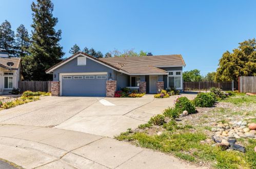 8532 Narcissus Ct, Elk Grove, CA 95624-3828