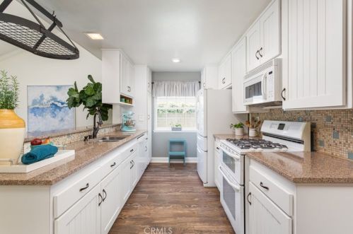 5042 Doanoke Ave, Irvine CA  92604-2407 exterior