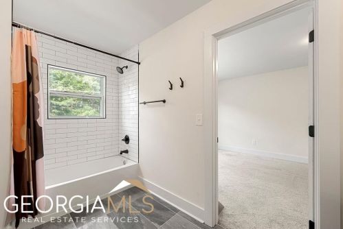 1666 Connally Dr, Atlanta GA  30344-1166 exterior