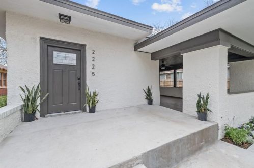 2225 Fairmount Ave, Fort Worth TX  76110-1326 exterior